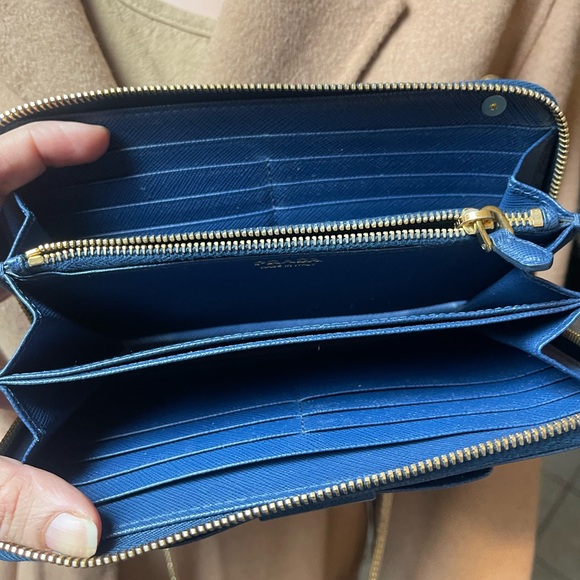 Authentic Prada saffiano leather zip all around wallet (A2055) - Picture 10 of 12
